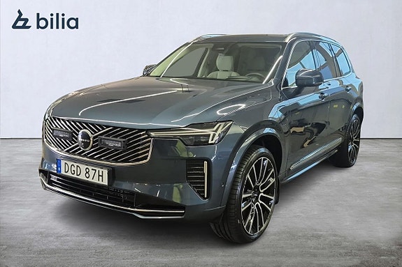 Volvo XC90 2 of 30