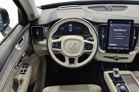 Volvo XC90 16 of 30