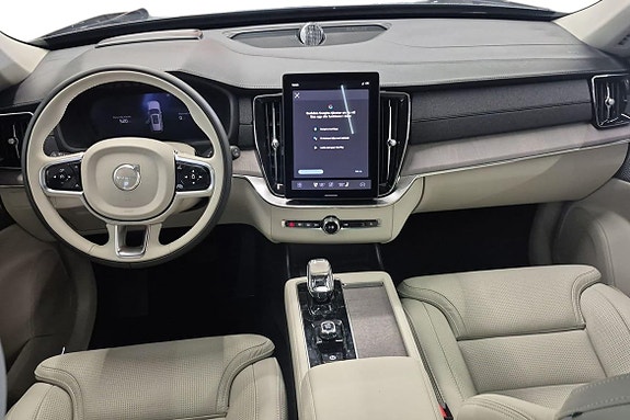 Volvo XC90 14 of 30