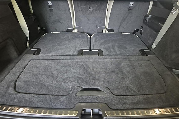 Volvo XC90 28 of 30