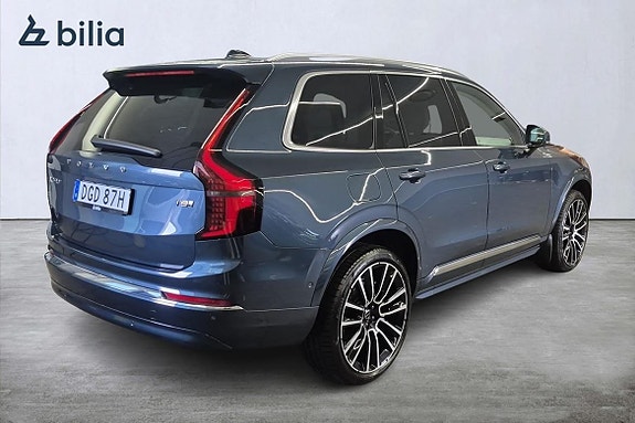 Volvo XC90 11 of 30
