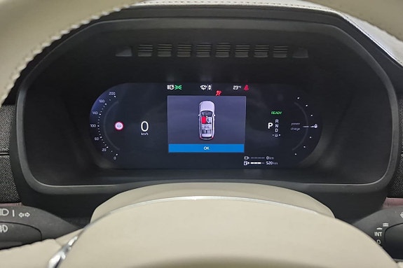 Volvo XC90 24 of 30
