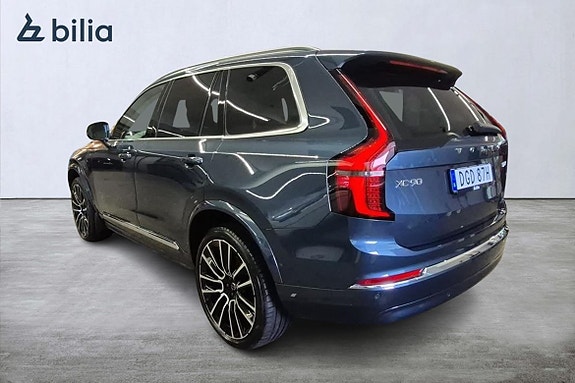 Volvo XC90 13 of 30