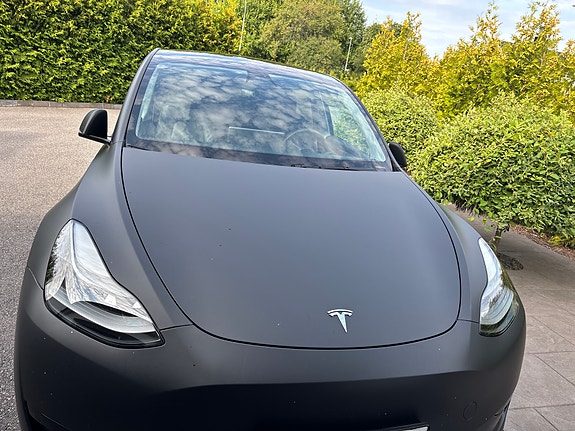 Tesla Model Y 10 of 10