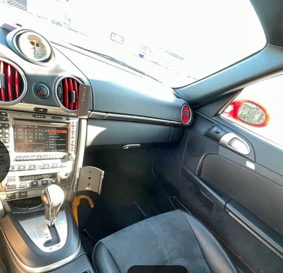 Porsche Cayman S 6 of 8