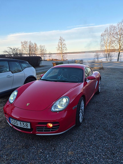 Porsche Cayman S 5 of 8