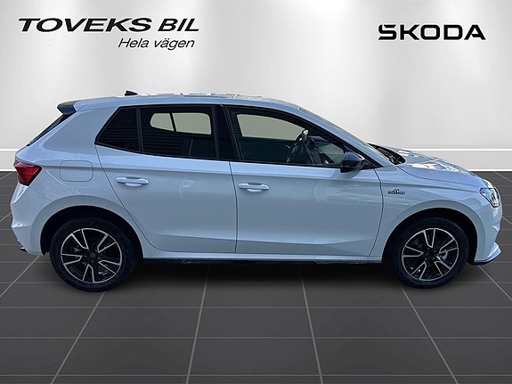 Skoda Fabia 2 of 13