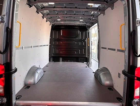 Volkswagen Crafter 5 of 8