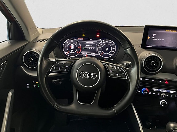 Audi Q2 10 of 19