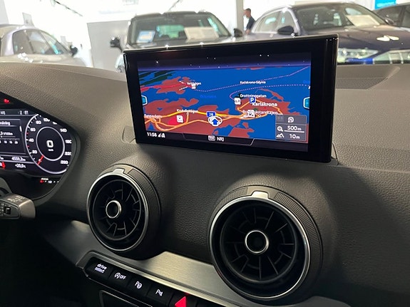 Audi Q2 16 of 19