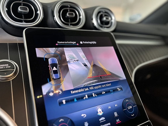 Mercedes-Benz C300 16 of 17