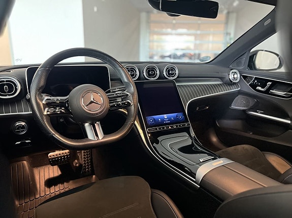Mercedes-Benz C300 7 of 17