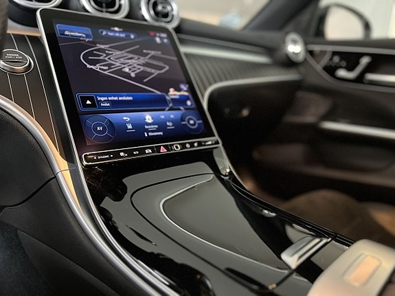 Mercedes-Benz C300 14 of 17