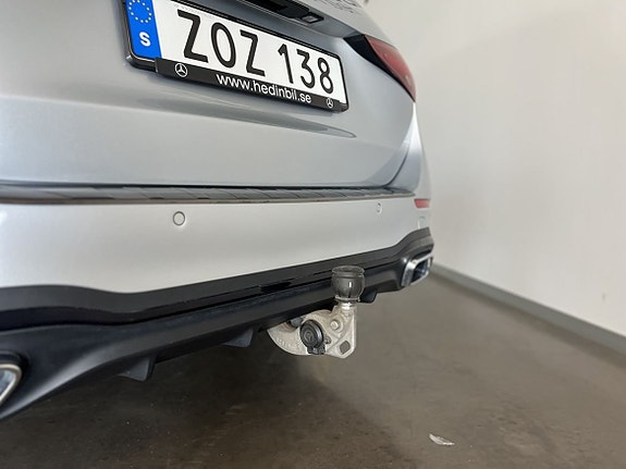 Mercedes-Benz C300 3 of 17