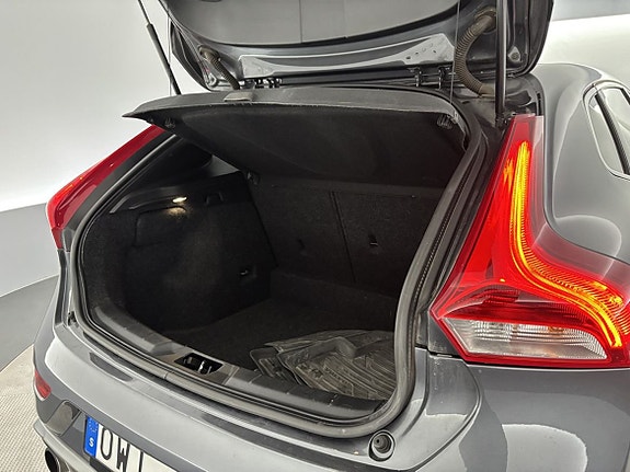 Volvo V40 21 of 27
