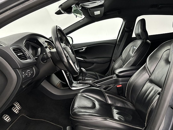 Volvo V40 16 of 27