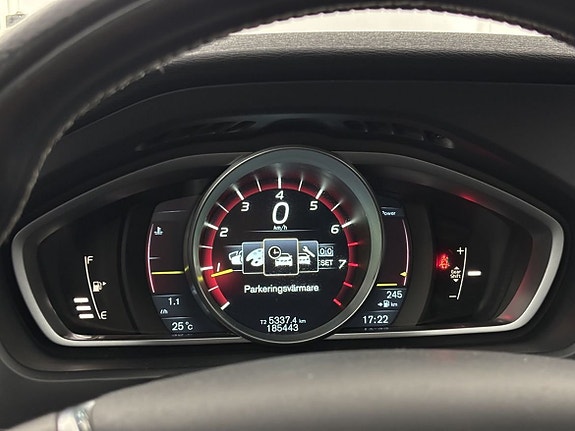 Volvo V40 9 of 27