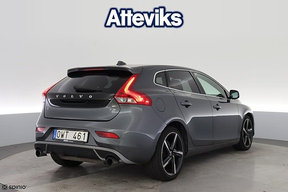 Volvo V40 3 of 27