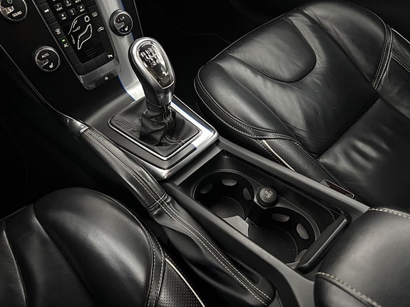 Volvo V40 13 of 27