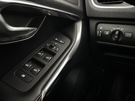 Volvo V40 14 of 27
