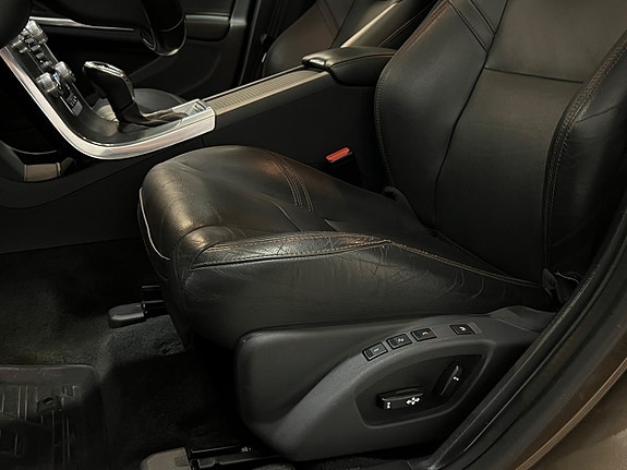 Volvo V60 Cross Country 15 of 30