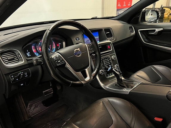 Volvo V60 Cross Country 13 of 30