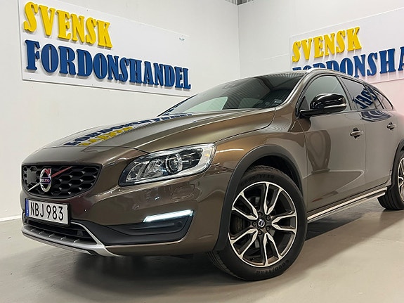 Volvo V60 Cross Country 2 of 30