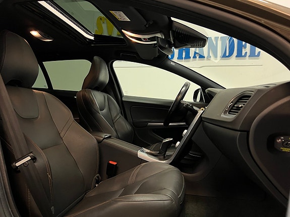Volvo V60 Cross Country 20 of 30