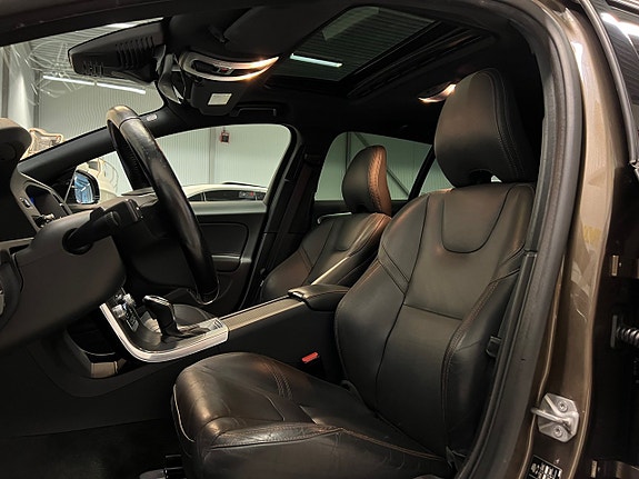 Volvo V60 Cross Country 14 of 30