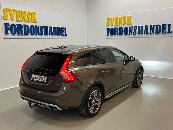 Volvo V60 Cross Country 5 of 30