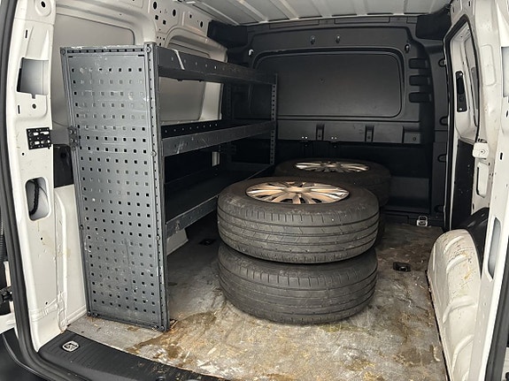 Volkswagen Caddy 21 of 26