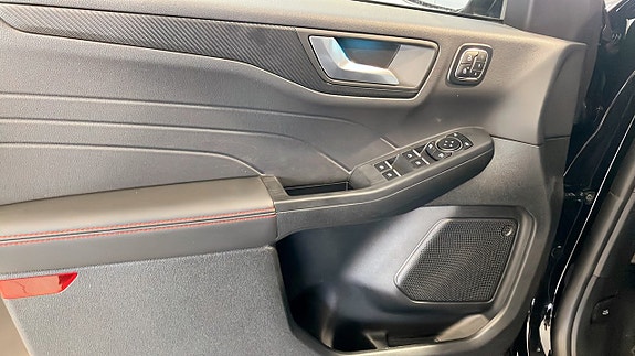 Ford Kuga 11 of 14