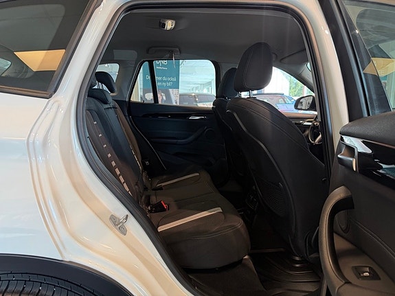 BMW X1 20 of 26