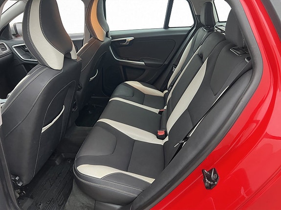 Volvo V60 24 of 29
