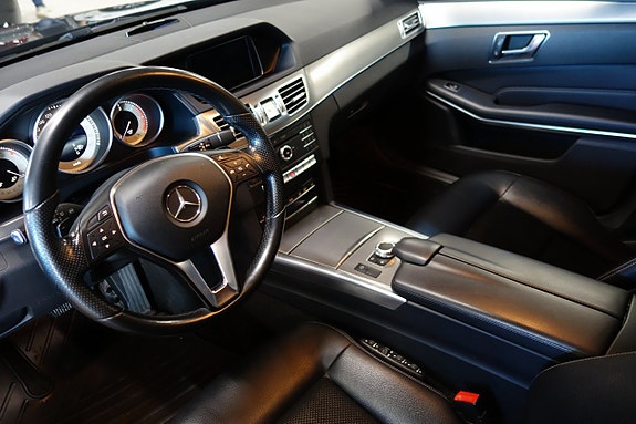 Mercedes-Benz E220 4 of 5