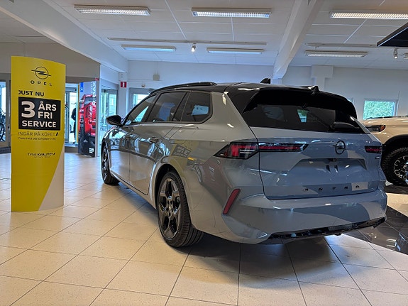 Opel Astra 2 of 16