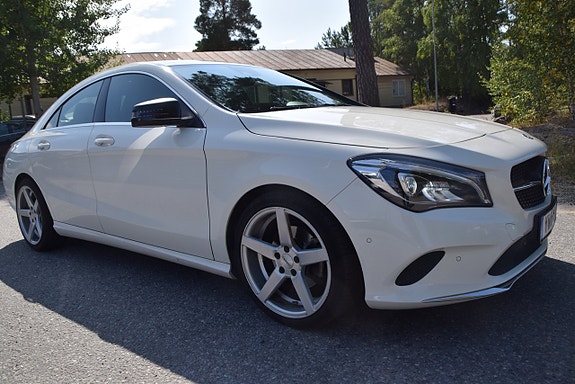 Mercedes-Benz CLA200 3 of 22