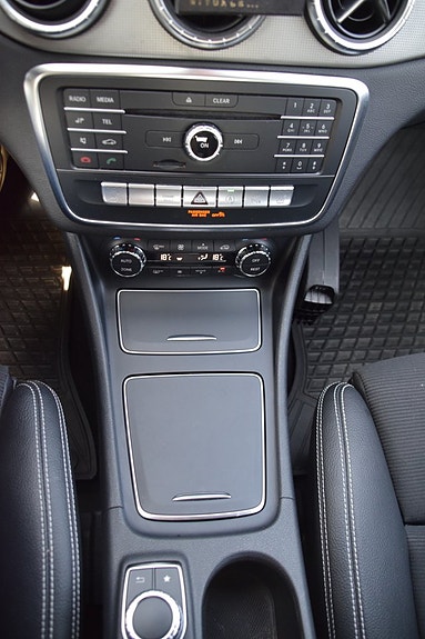 Mercedes-Benz CLA200 16 of 22