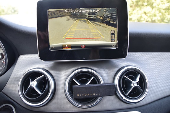 Mercedes-Benz CLA200 10 of 22