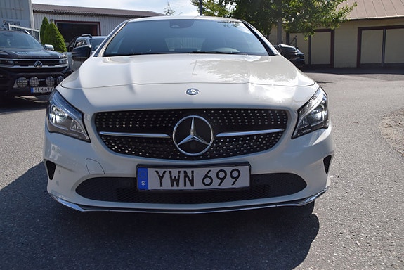 Mercedes-Benz CLA200 2 of 22