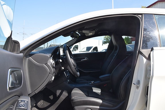 Mercedes-Benz CLA200 8 of 22