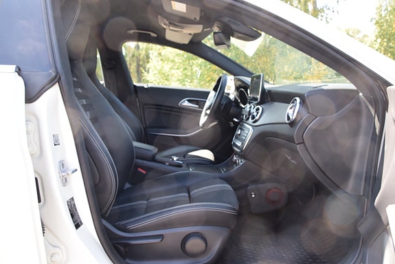Mercedes-Benz CLA200 9 of 22