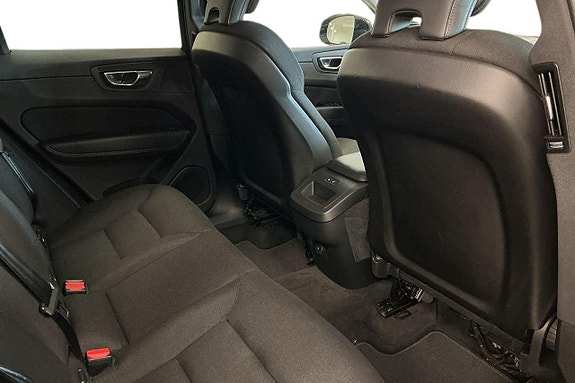 Volvo XC60 11 of 29