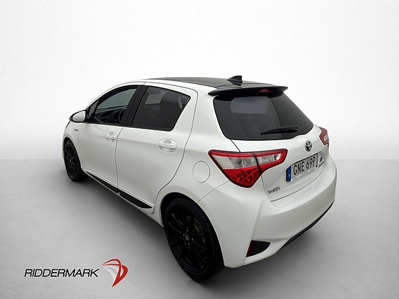 Toyota Yaris 6 of 30