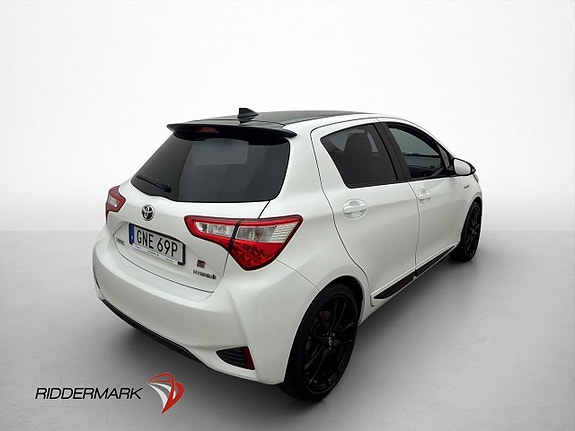 Toyota Yaris 8 of 30