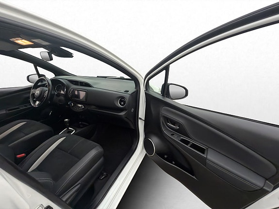 Toyota Yaris 26 of 30