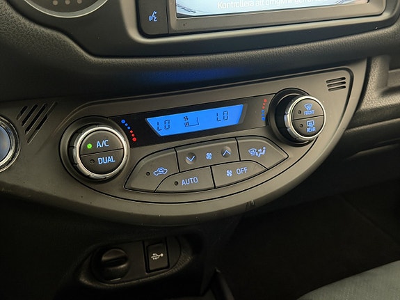 Toyota Yaris 22 of 30
