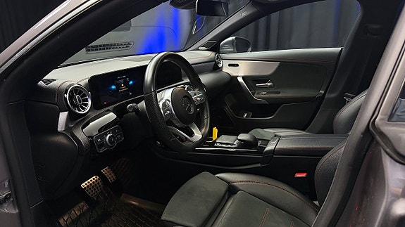 Mercedes-Benz CLA200 9 of 30
