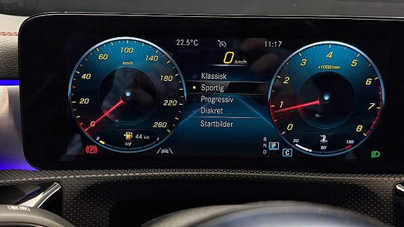 Mercedes-Benz CLA200 26 of 30