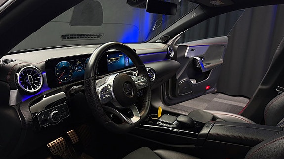 Mercedes-Benz CLA200 11 of 30